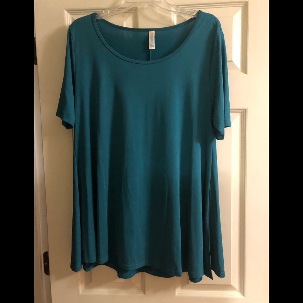 LuLaRue perfect T